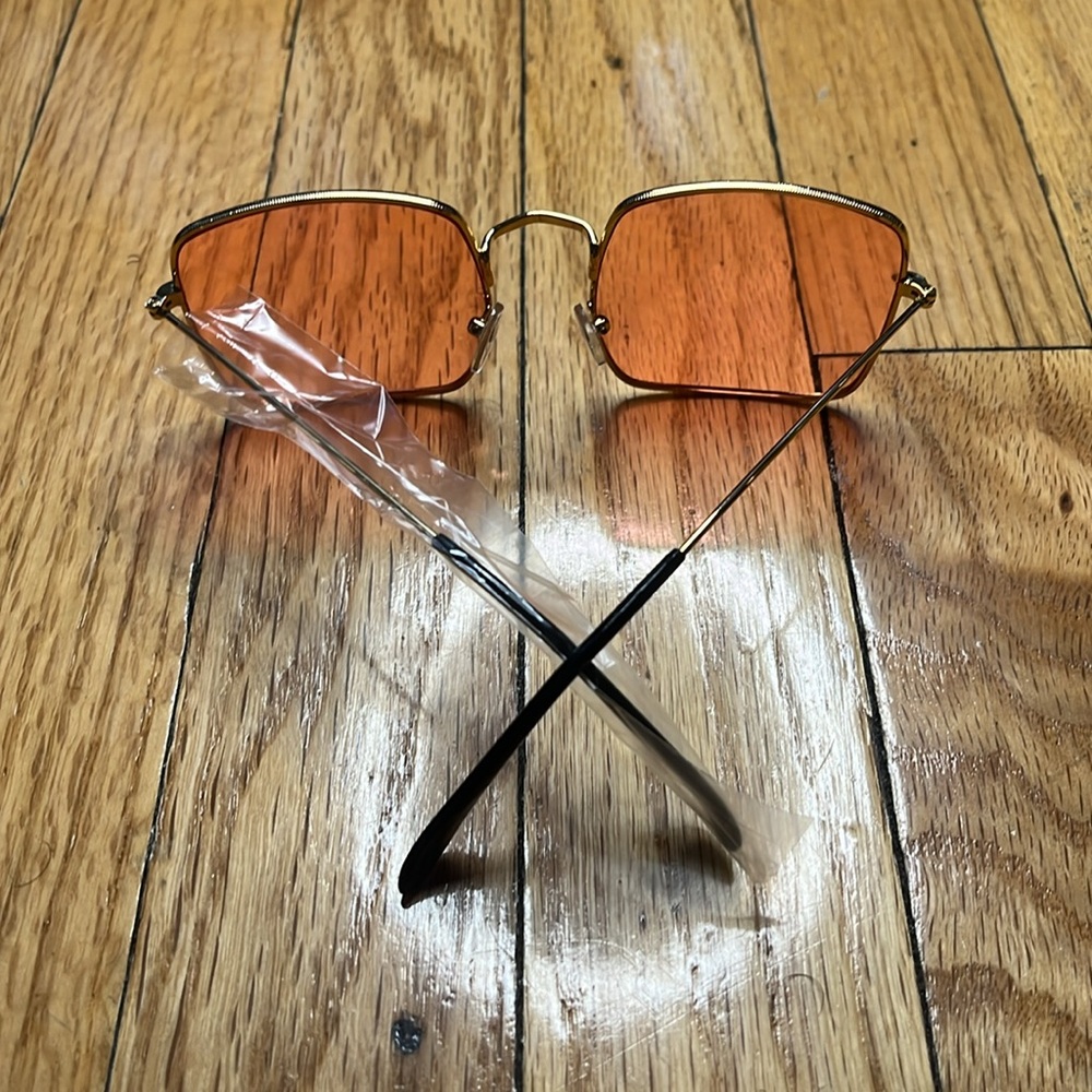 Peach 🍑 Sunnies 😍😍🔥🔥 - Picture 6 of 6